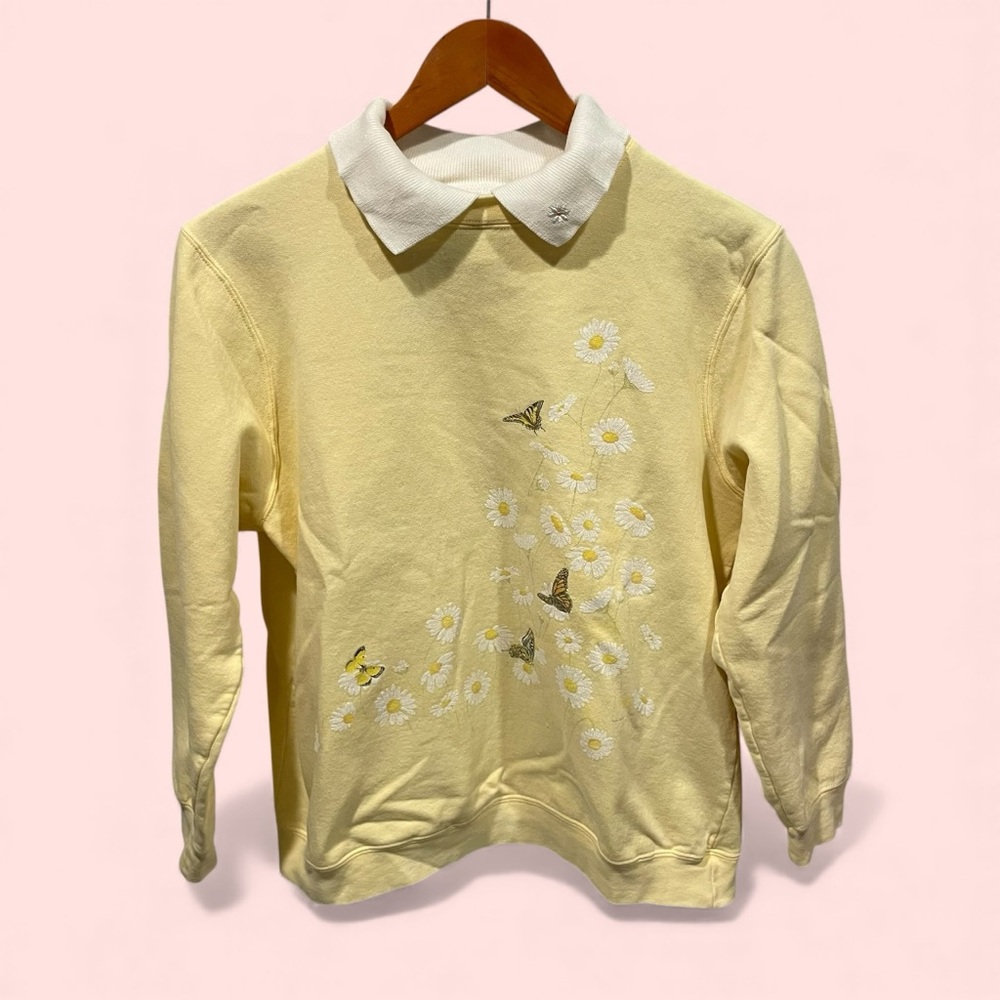 Cute vintage 80s-90s look buttercup floral butterfly collar sweatshirt cottage